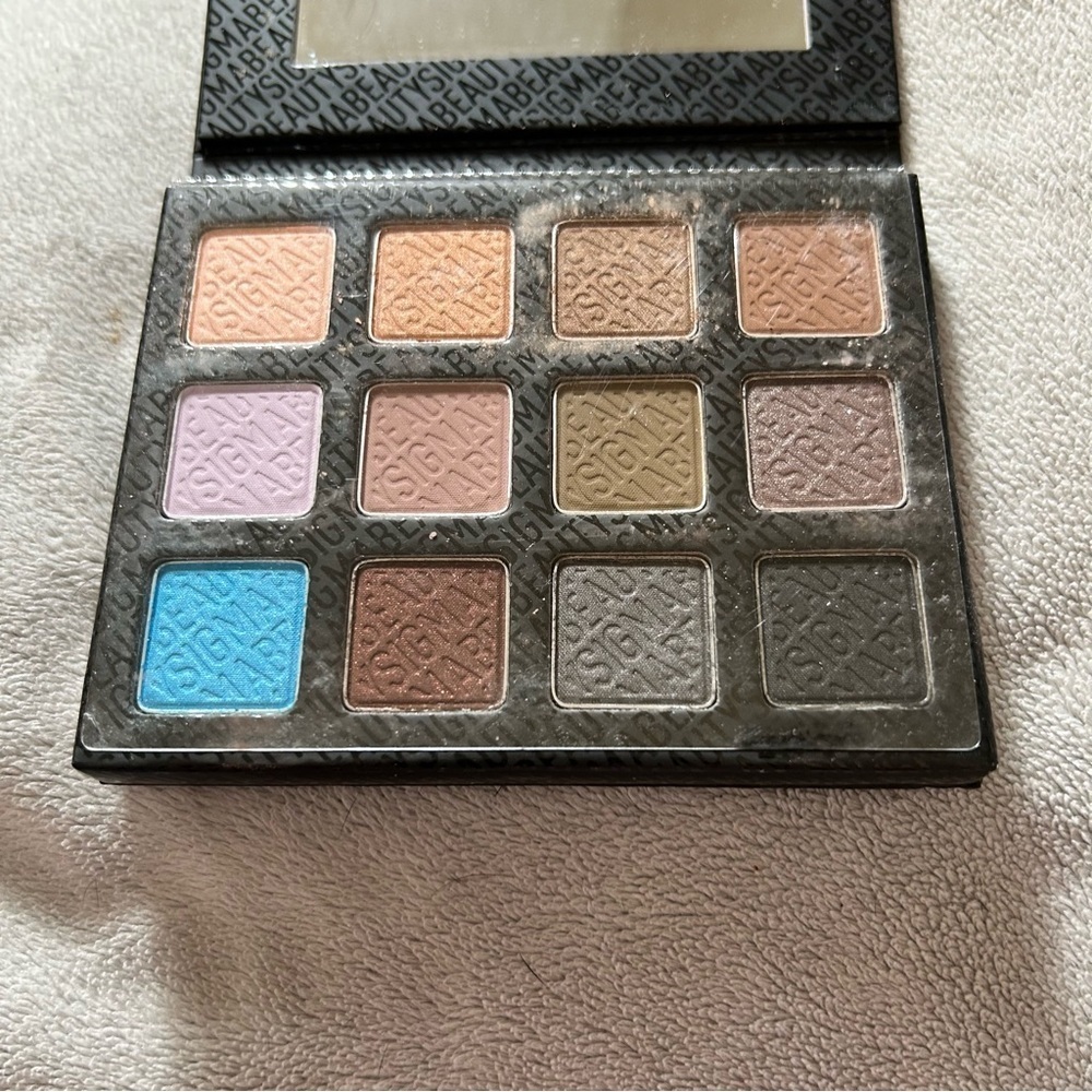 Sigma Beauty Palette Sigma Beauty Eye Shadow 12 Shades Smoke Screen- NWOB - Picture 7 of 7